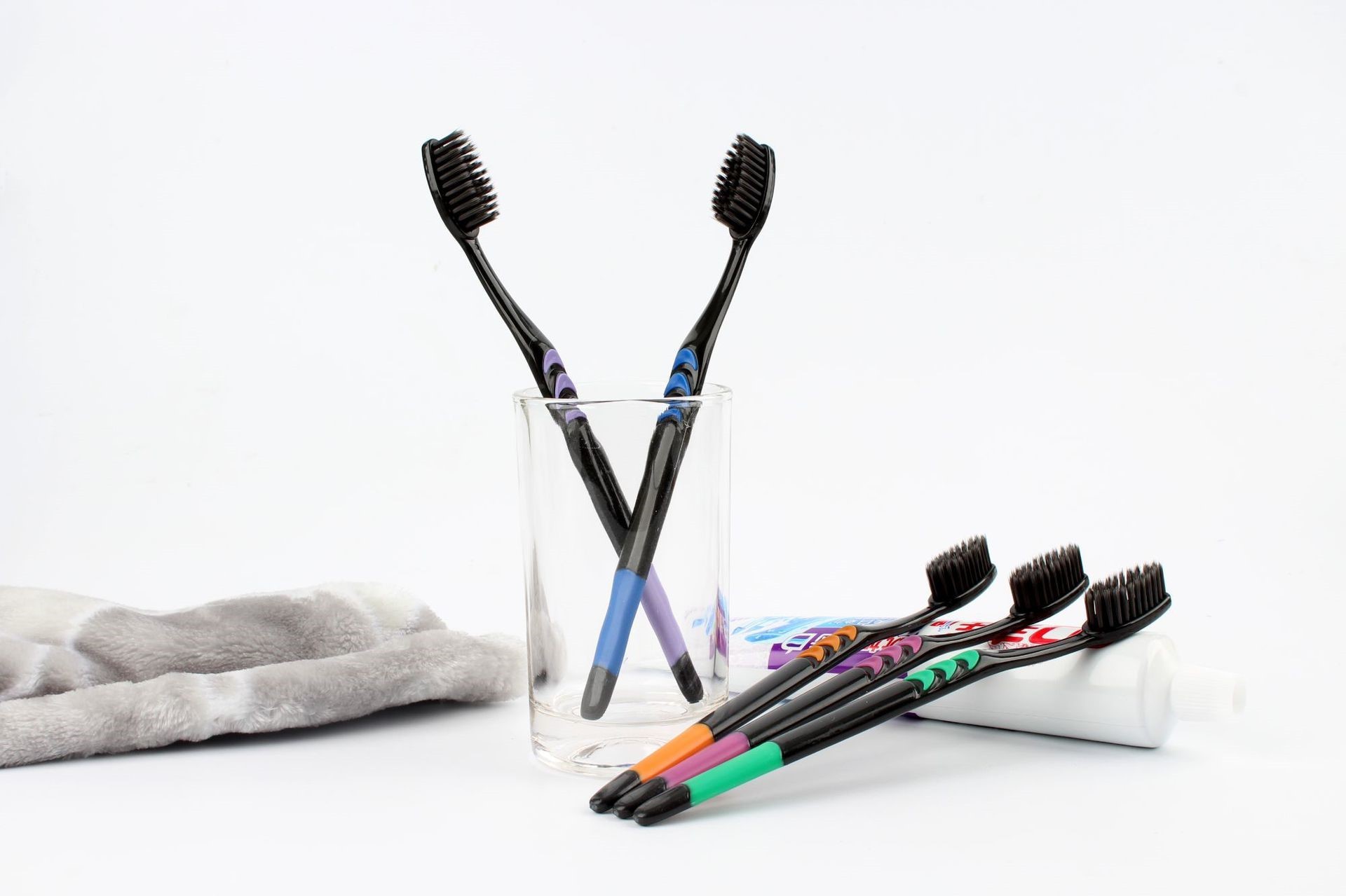 فرشاة أسنان ناعمة الشعيرات من  - مراجعة Bamboo Toothbrush Set وسعره